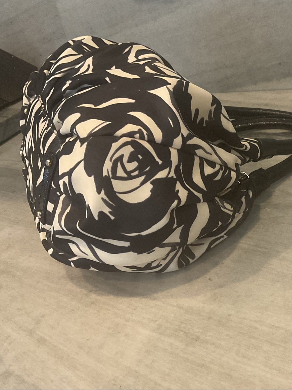 kate spade Black & White Rose-Print Satchel - Picture 9 of 11